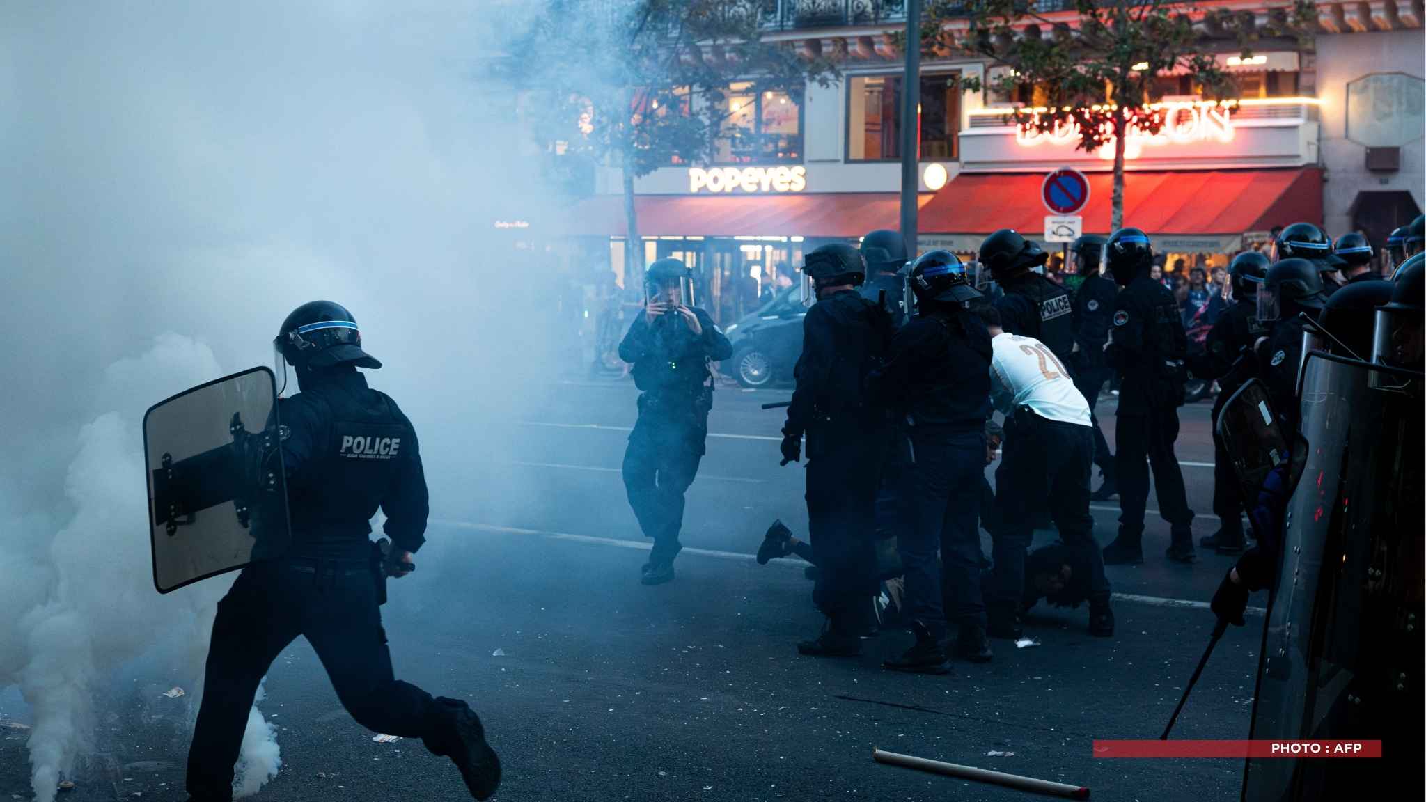 FOOTBALL – Liesse et tensions à Paris après la victoire de PSG en Ligue des champions européenne