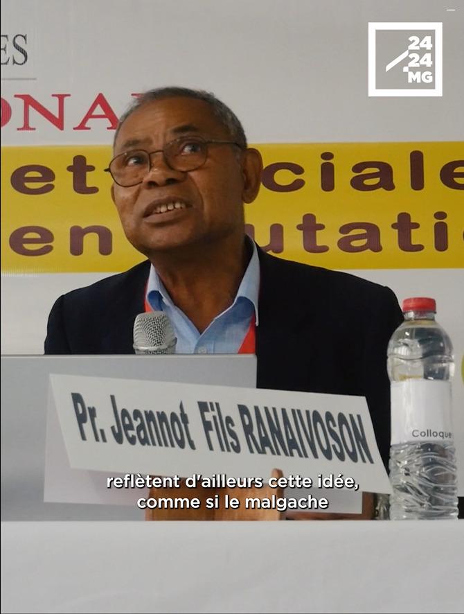 La Constitution malgache indique que le malgache est à la fois langue officielle et langue nationale à Madagascar.