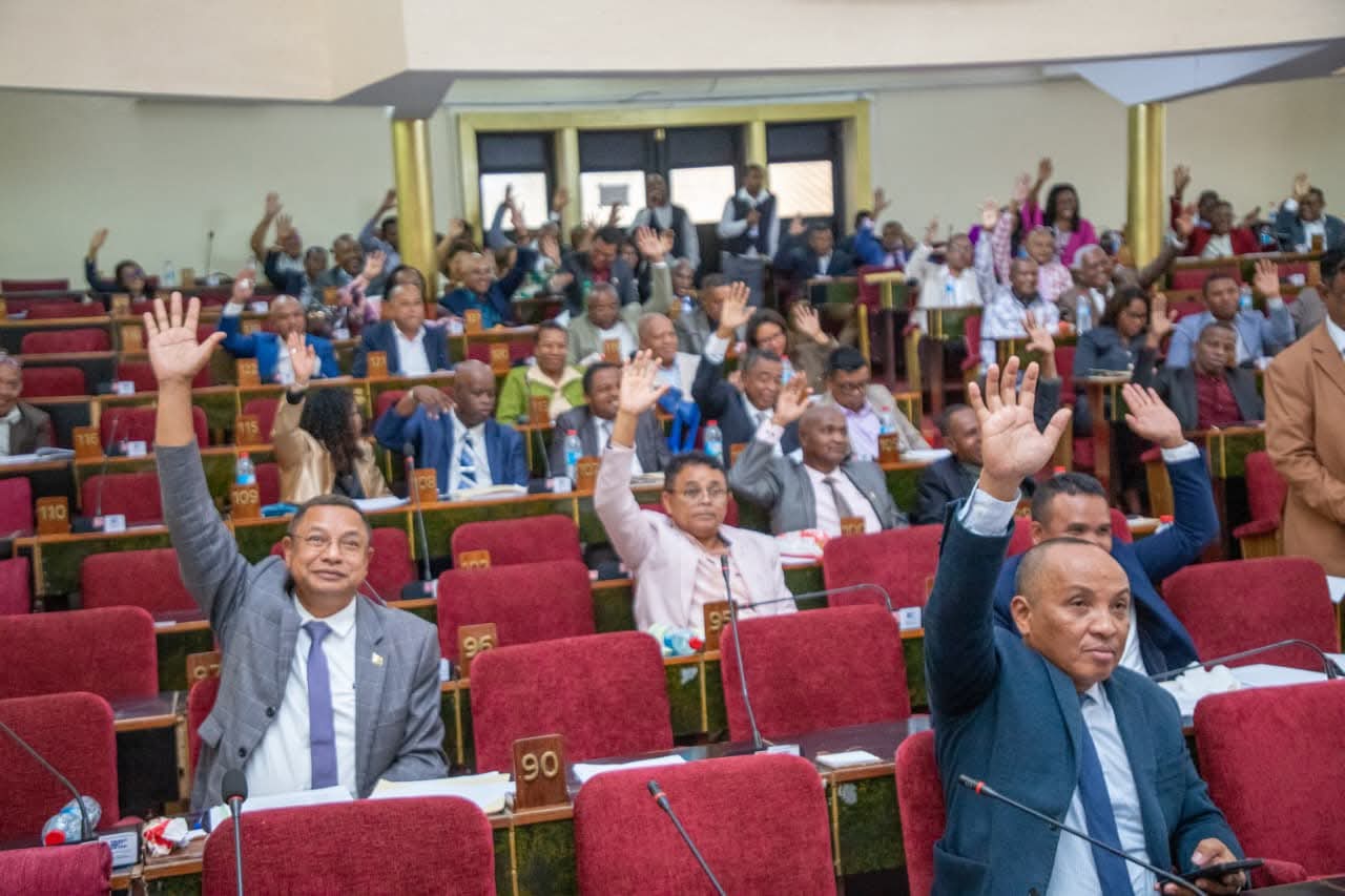 PARLEMENT – L’Assemblée nationale adopte un projet de loi facilitant l’accès au crédit