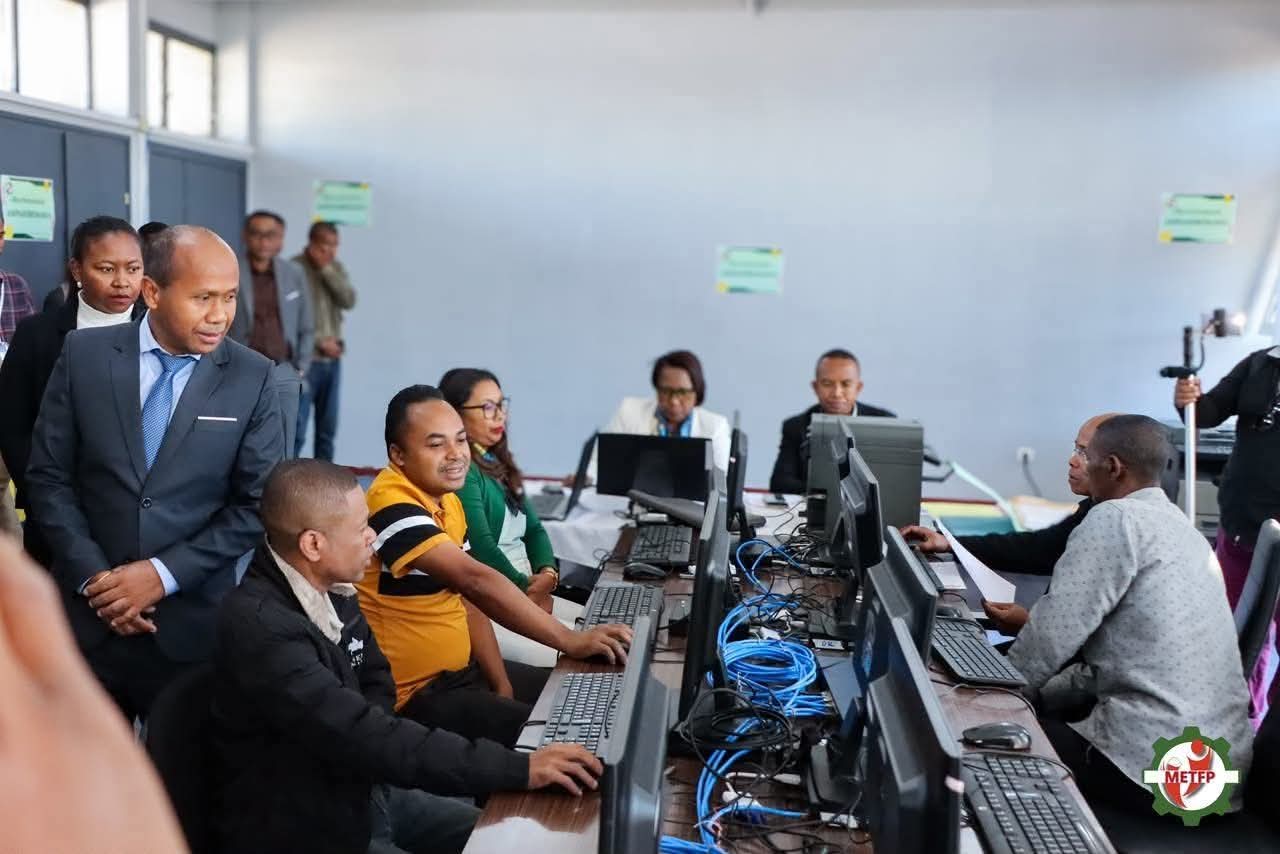 ENSEIGNEMENT TECHNIQUE – 250 enseignants vacataires nouvellement recrutés titularisés dans la fonction publique avant fin juin