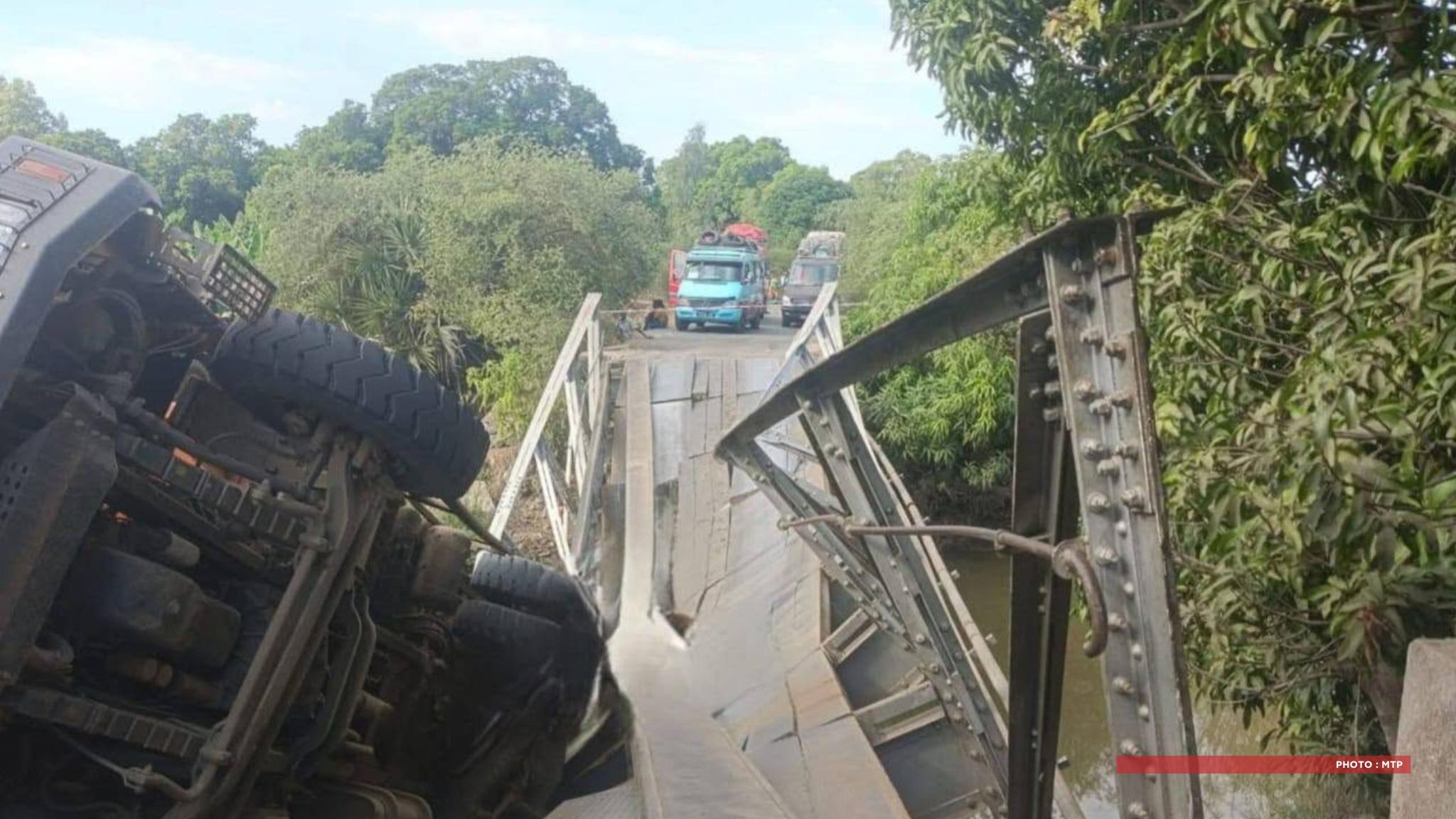 INFRASTRUCTURES – La surcharge du camion d’une entreprise en charge de travaux sur la RN4 à l’origine de la destruction du pont de Mangapaika