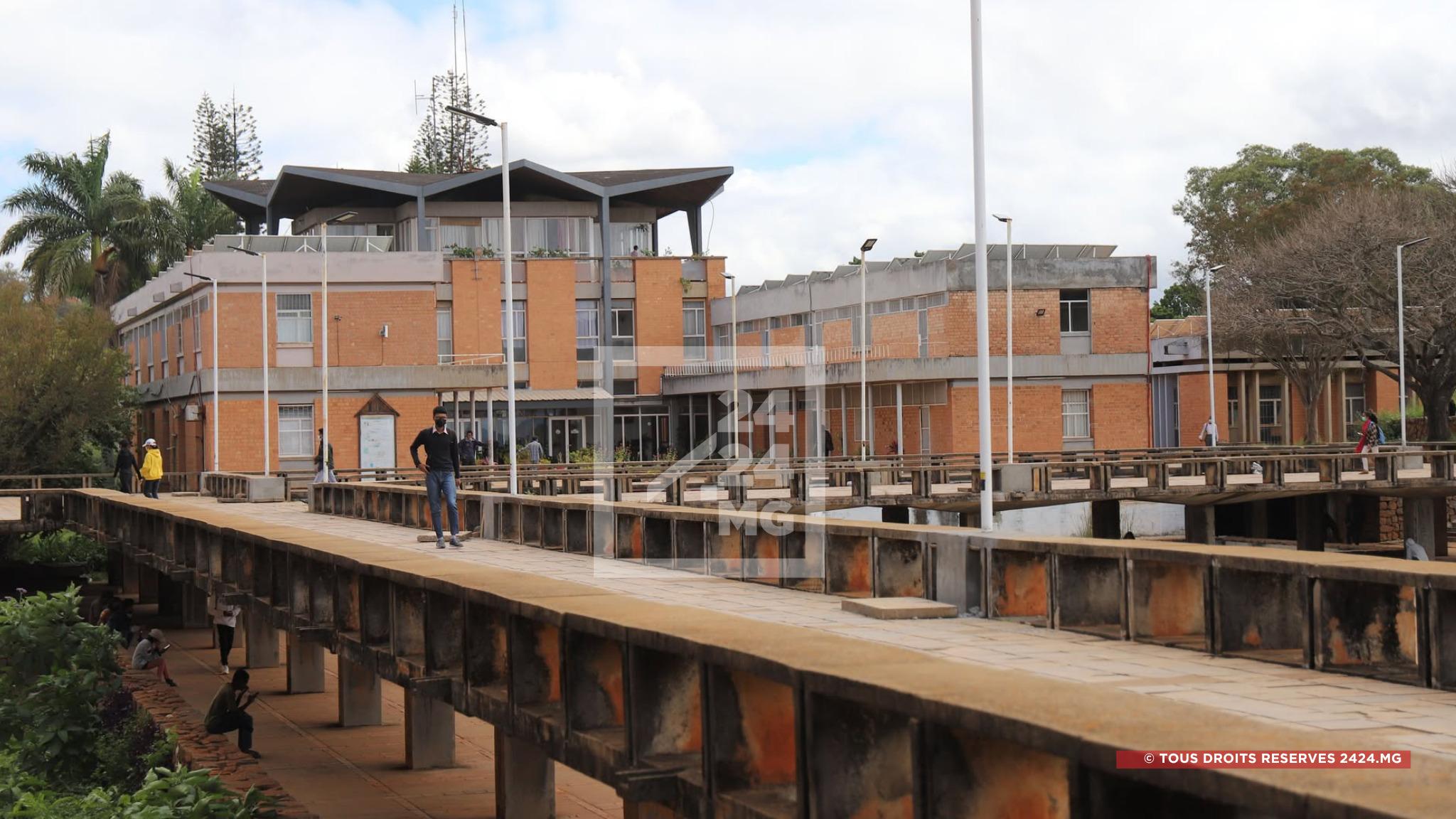 ENSEIGNEMENT SUPÉRIEUR – Une réduction de 50% de l’effectif du personnel administratif et technique de l’Université d’Antananarivo en 15 ans