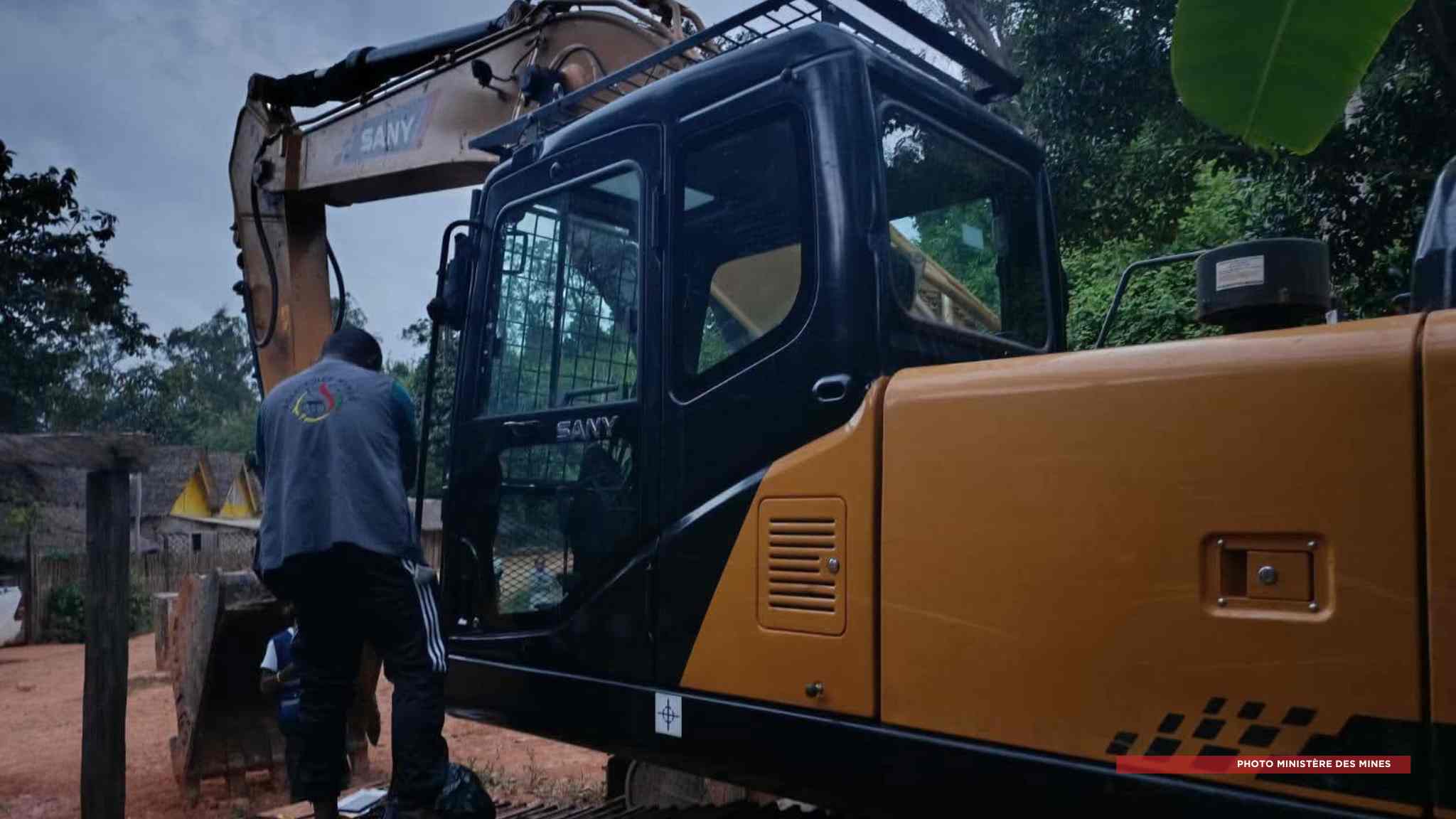 MINES – Deux engins lourds saisis lors d’une opération contre l’exploitation aurifère illicite à Ambinanindrano