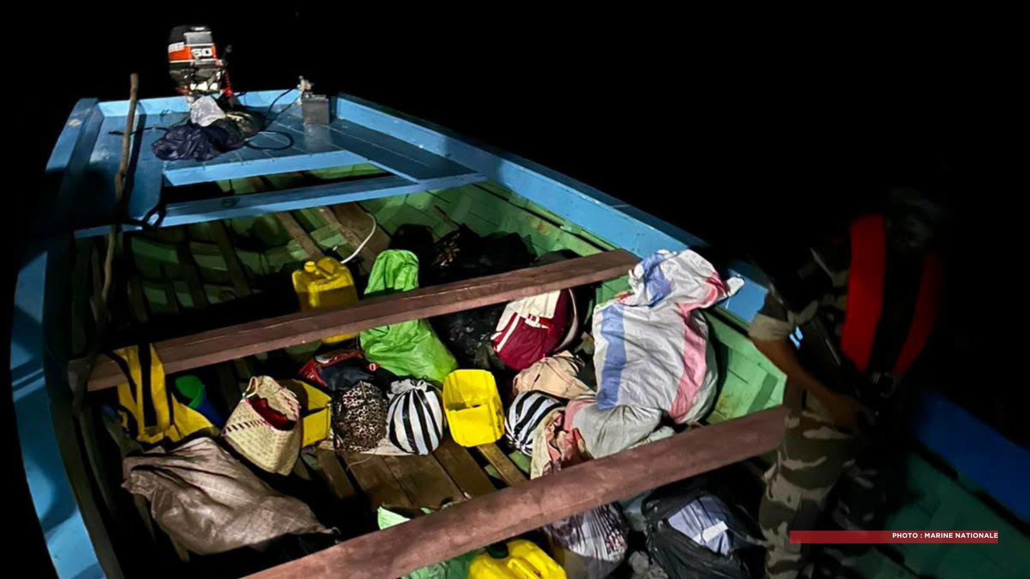 TRANSPORT ILLÉGAL – Un “botry” intercepté avec une vingtaine de passagers clandestins à Nosy Be Hell-Ville