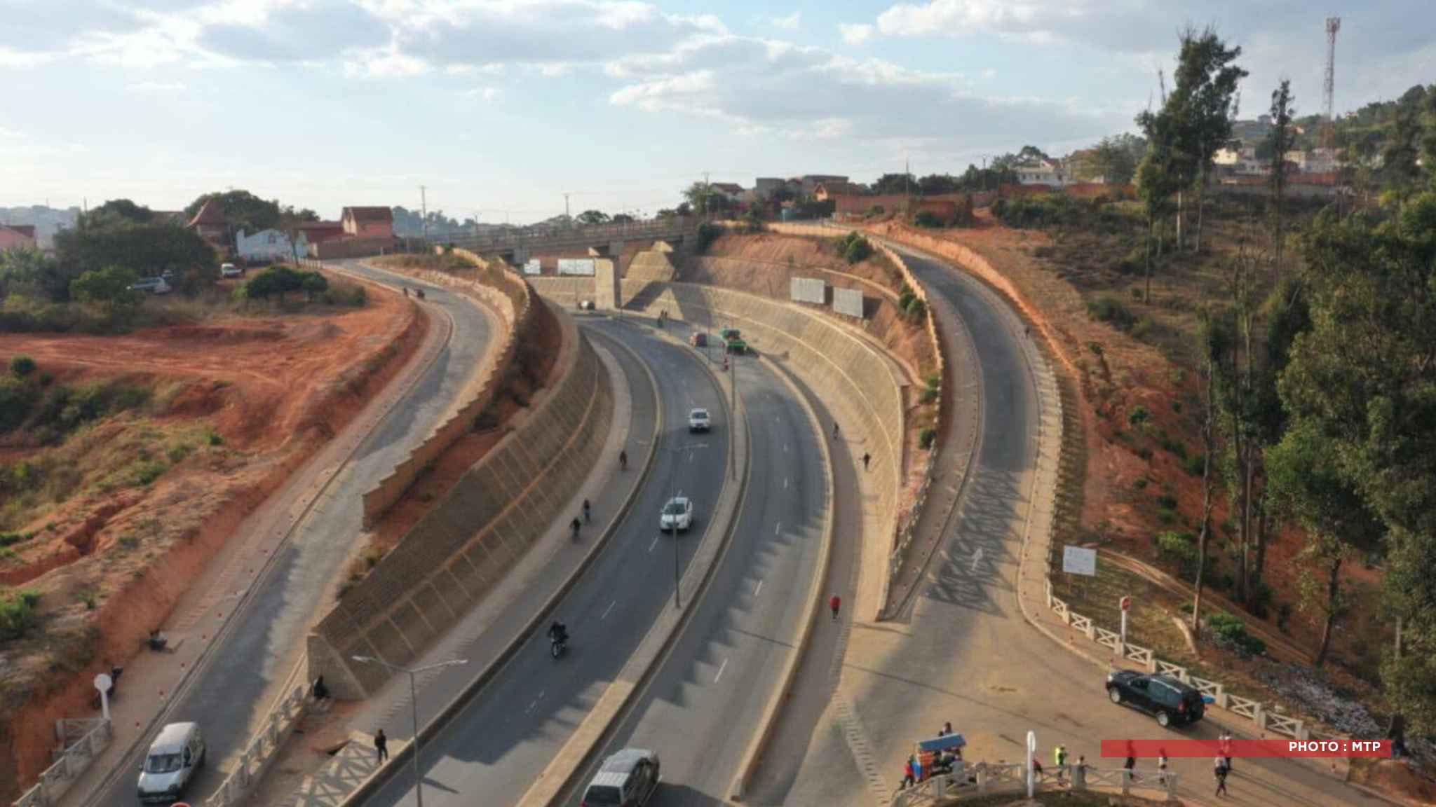 INFRASTRUCTURE – La bretelle reliant Ambohimahitsy à Ambatobe inaugurée officiellement ce vendredi