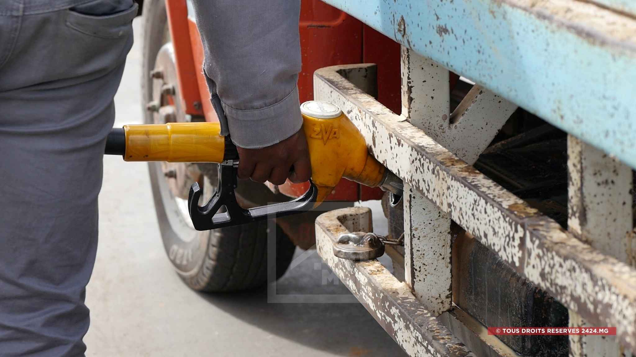 HYDROCARBURES – Les autorités évoquent des raisons de sécurité pour expliquer la limitation à 100 litres des achats de carburants en contenant mobile