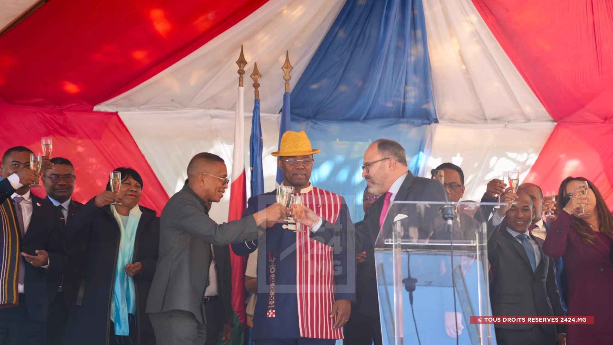 DIPLOMATIE – Arnaud Guillois préside sa dernière réception du 14 juillet en présence d’une forte délégation gouvernementale