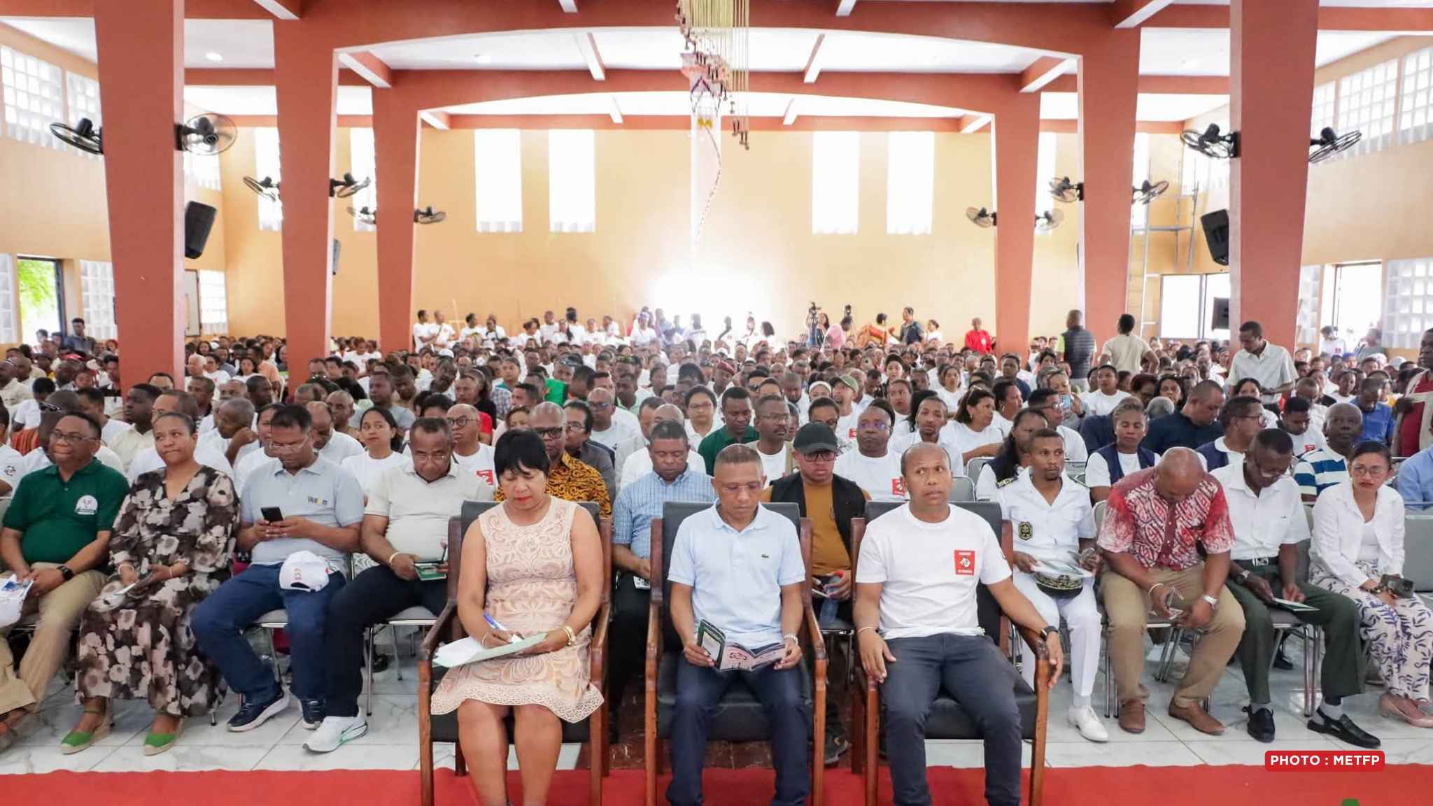 EDUCATION – Plus de 500 acteurs participent à la concertation pour la réforme du secteur de l’enseignement technique à Mahajanga