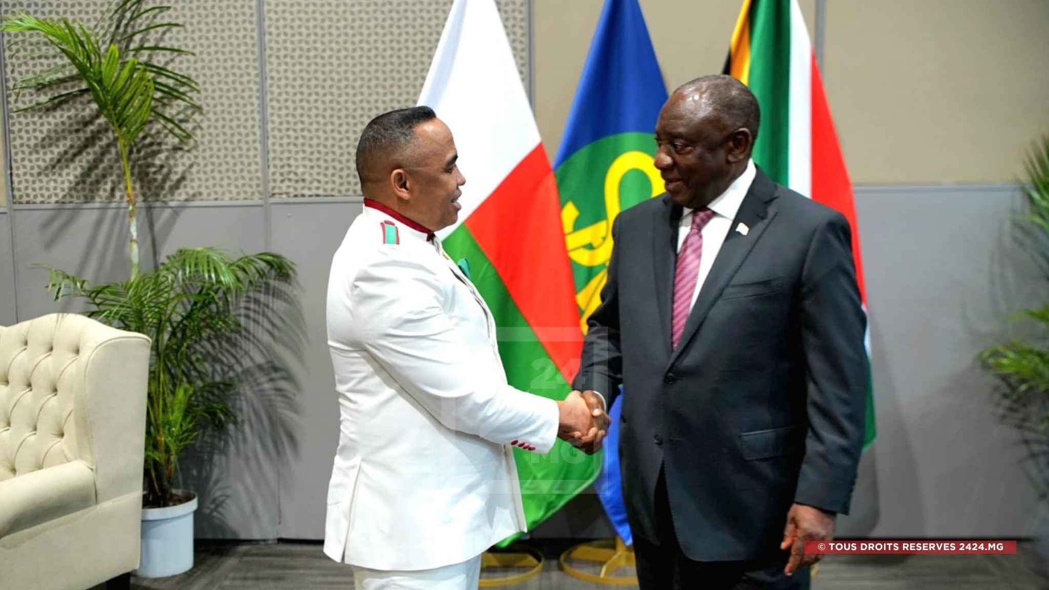 DIPLOMATIE – Le Colonel Michaël Randrianirina présente à Cyril Ramaphosa le processus de réconciliation engagé à Madagascar