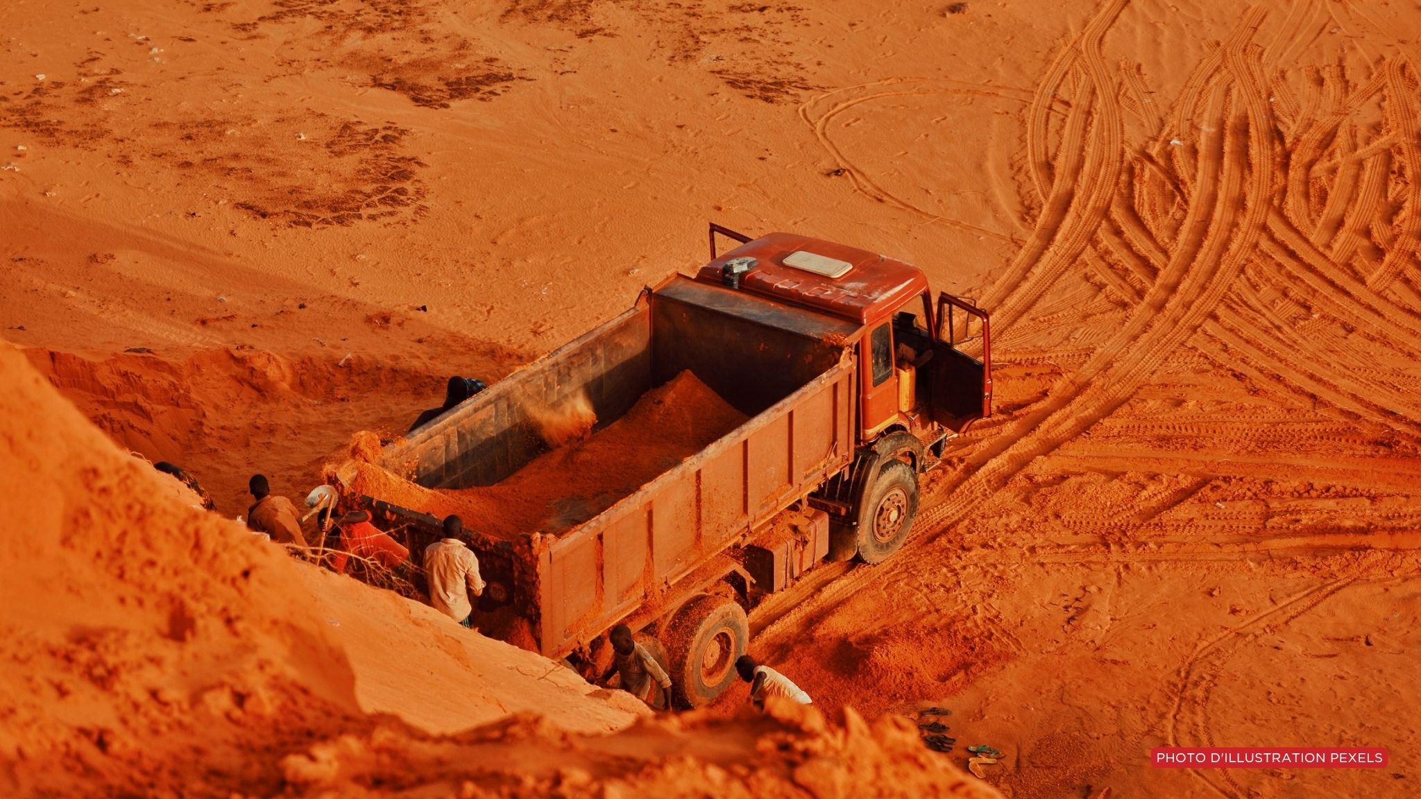SECTEUR EXTRACTIF – L’Etat annonce l’attribution de l’exploitation des réserves de bauxite de Manantenina à Picadilly Management Limited 