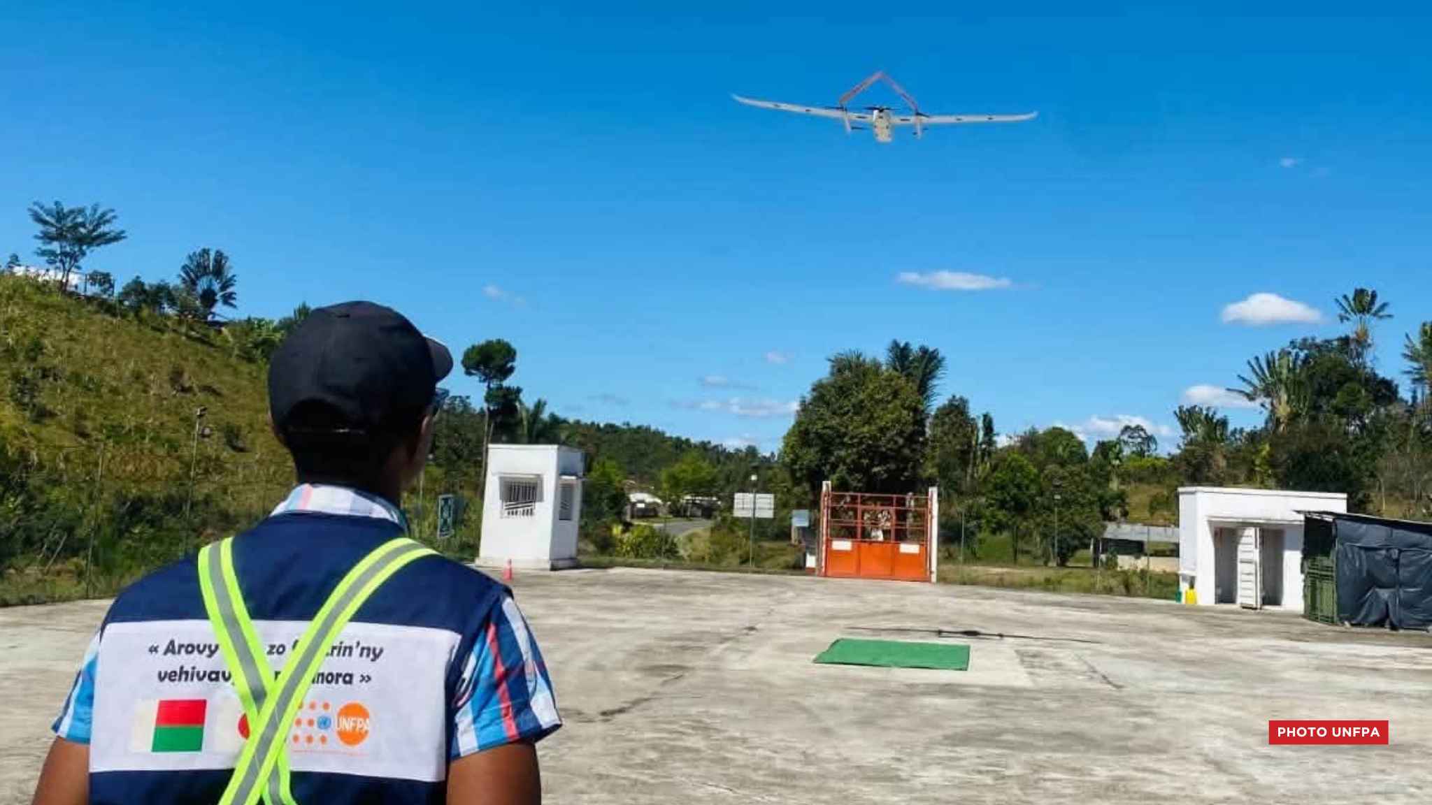 SANTÉ PUBLIQUE – Des drones mobilisés pour accélérer l’acheminement des médicaments et produits de santé essentiels à Ifanadiana