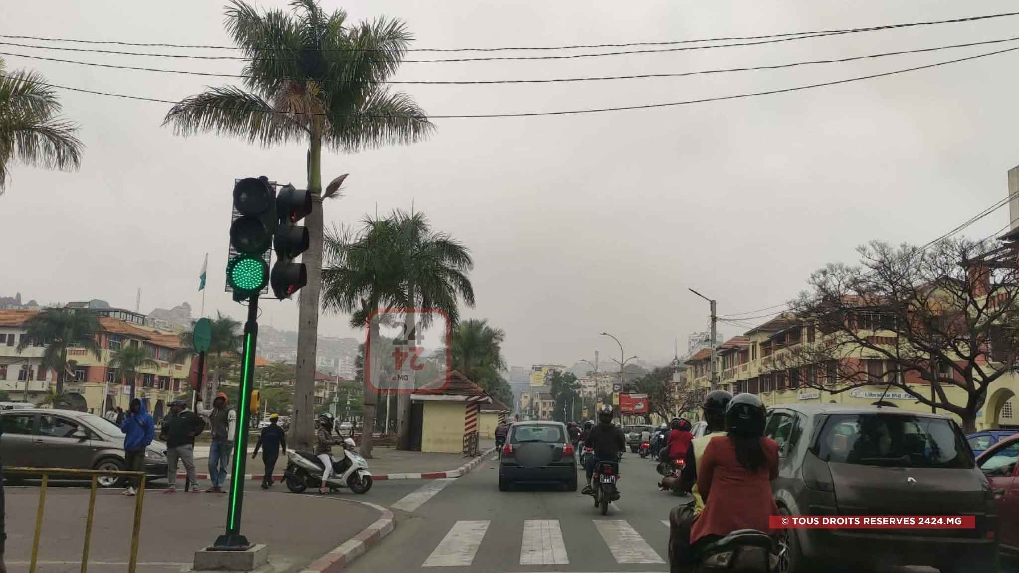 CIRCULATION – Une “opération familiarisation” des usagers à l’utilisation des feux tricolores lancée à Analakely