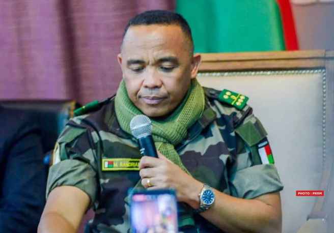 LUTTE CONTRE LA CORRUPTION – Le Colonel Michaël Randrianirina souhaite que les personnes soupçonnées de scamming soient immédiatement refoulées